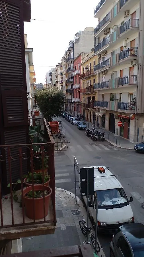 La Rosa Rossa Hotell Bari 0*,  Italien