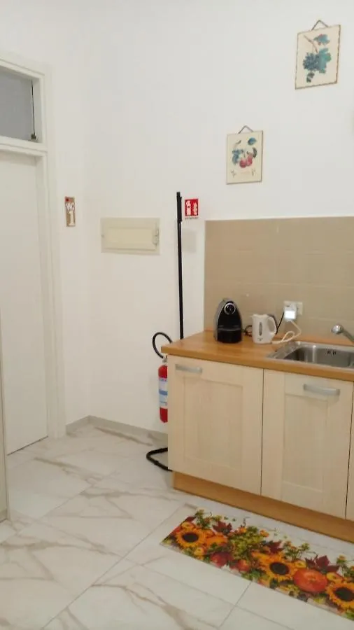 Pensionat La Rosa Rossa Hotell Bari